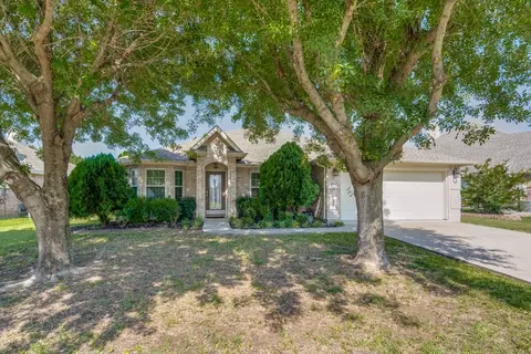 1911 Three Fountains Rd, Wylie, TX 75098