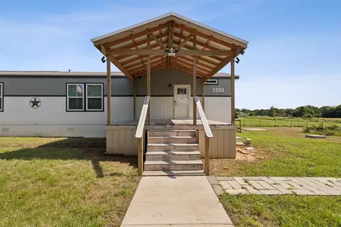 1200 E Red Deer Rd, Cleburne, TX 76031 photo 4