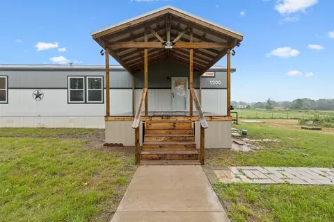 1200 E Red Deer Rd, Cleburne, TX 76031 photo 3