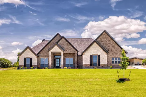 724 Burr Oak Ln, Weatherford, TX 76085