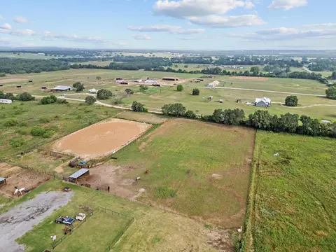 140 Kickapoo Ct, Lipan, TX 76462 photo 3
