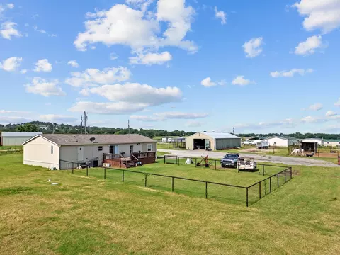 140 Kickapoo Ct, Lipan, TX 76462 photo 12