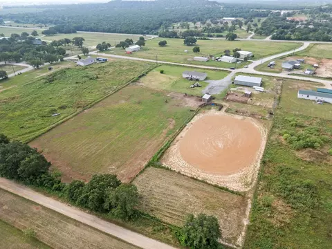 140 Kickapoo Ct, Lipan, TX 76462