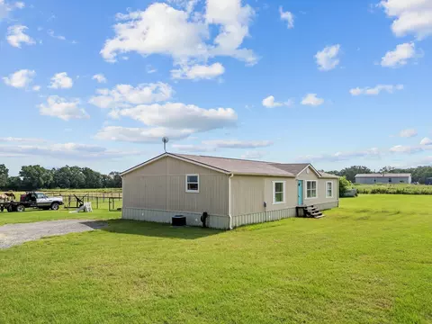 140 Kickapoo Ct, Lipan, TX 76462 photo 10