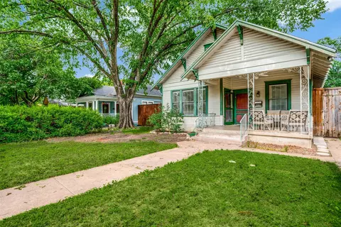 916 N Winnetka Ave, Dallas, TX 75208