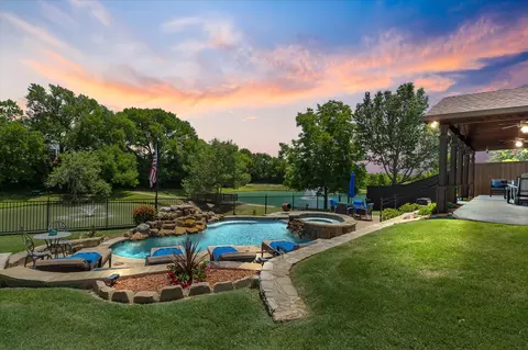 114 Lakehill Ct, Hickory Creek, TX 75065