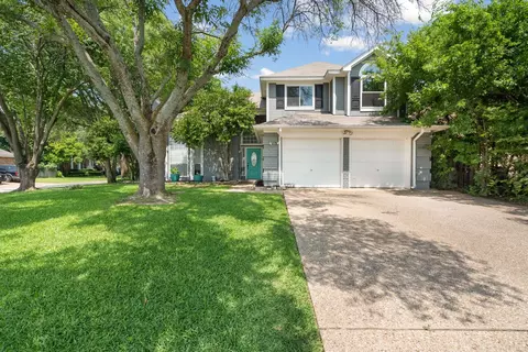 1220 S Timberline Dr, Benbrook, TX 76126