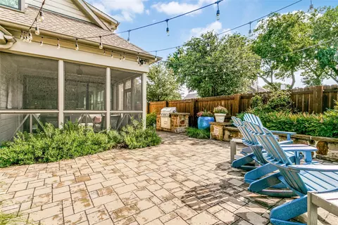 626 E Wall St, Grapevine, TX 76051 photo 33
