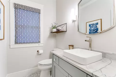 626 E Wall St, Grapevine, TX 76051 photo 17