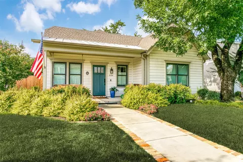 626 E Wall St, Grapevine, TX 76051
