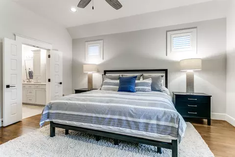 626 E Wall St, Grapevine, TX 76051 photo 19