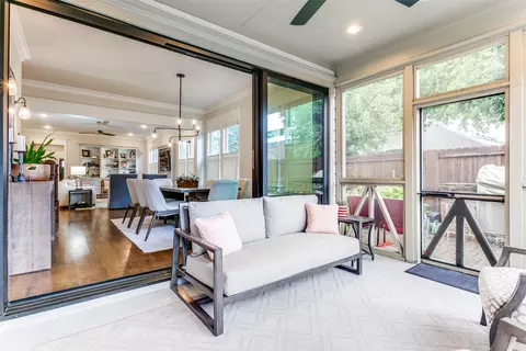 626 E Wall St, Grapevine, TX 76051 photo 31