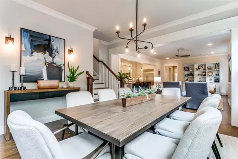 626 E Wall St, Grapevine, TX 76051 photo 9