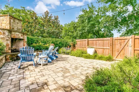 626 E Wall St, Grapevine, TX 76051 photo 35