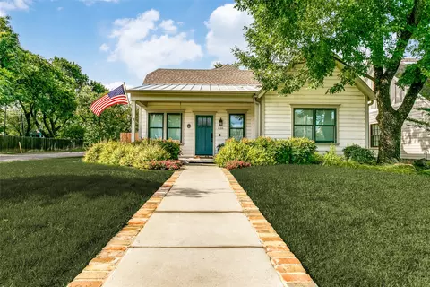 626 E Wall St, Grapevine, TX 76051 photo 2