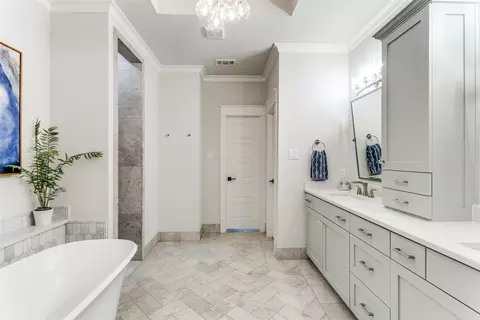 626 E Wall St, Grapevine, TX 76051 photo 22