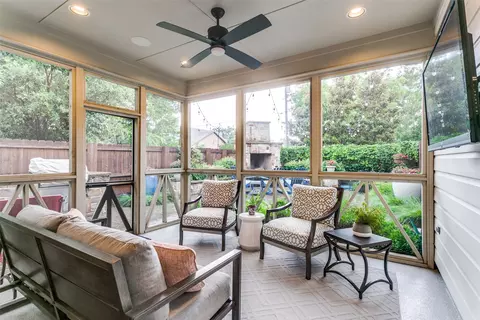 626 E Wall St, Grapevine, TX 76051 photo 32