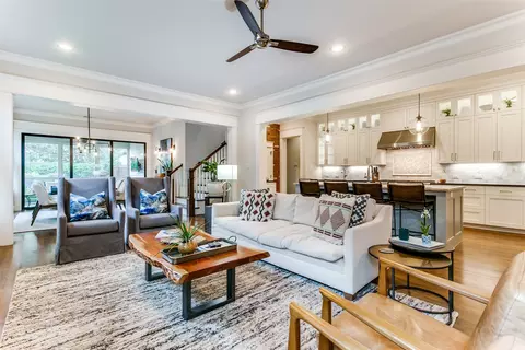 626 E Wall St, Grapevine, TX 76051 photo 7