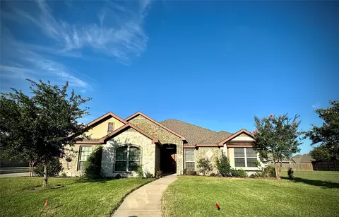 223 Nocona Dr, Waxahachie, TX 75165