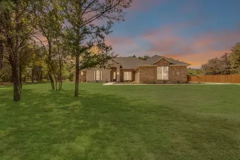 2108 Crystal Palace Blvd, Alvarado, TX 76009