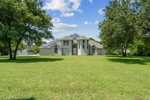 202 Cedar Dr, Grand Prairie, TX 75052