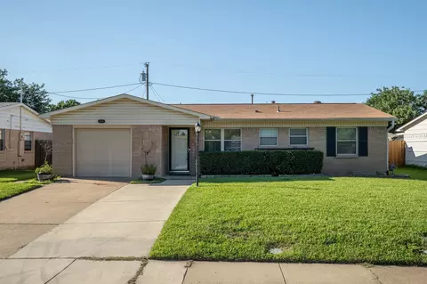 2609 Anderson St, Irving, TX 75062