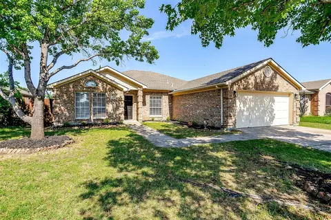 8021 Jolie Dr, Fort Worth, TX 76137