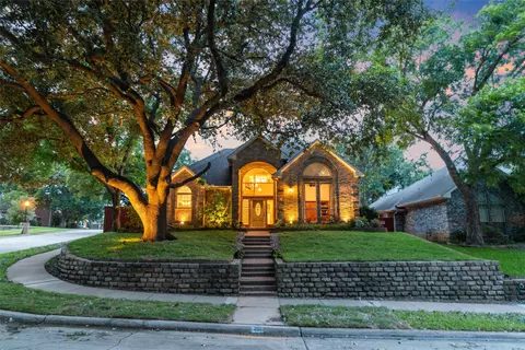 250 Penuel Dr, Coppell, TX 75019