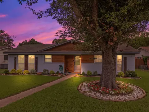 1917 White Oak Dr, Garland, TX 75040