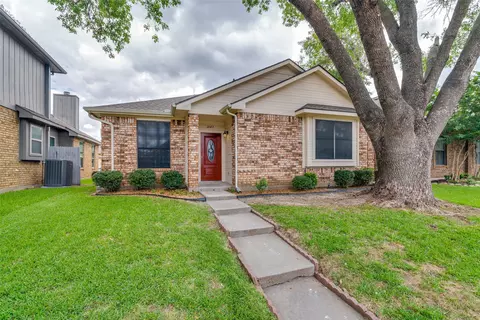 2143 Falcon Ridge Dr, Carrollton, TX 75010