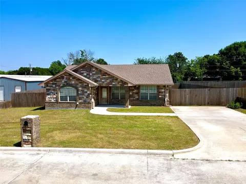 1411 Madison, Bowie, TX 76230