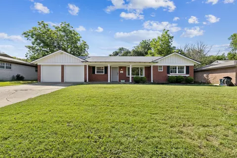 5725 Wales Ave, Fort Worth, TX 76133