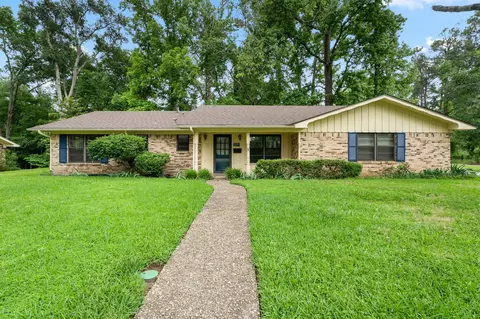 1834 Sampson Dr, Tyler, TX 75701