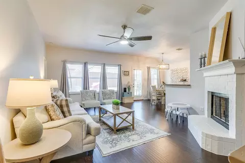 5020 Mountain Vly, Fort Worth, TX 76123
