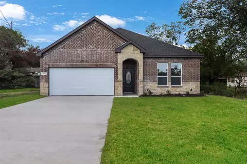 1511 E 1st North St, Kaufman, TX 75142