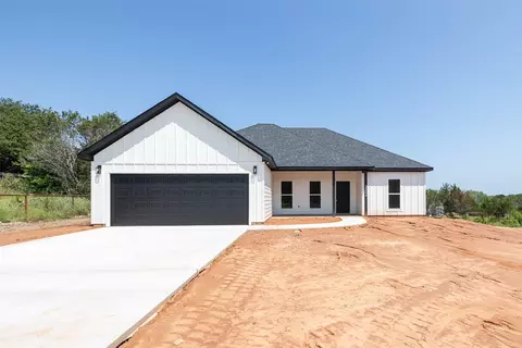 3204 Crystal Ct, Granbury, TX 76048