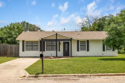 1608 Wood St, Brownwood, TX 76801