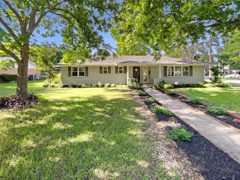 1930 W 2nd St, Arlington, TX 76013