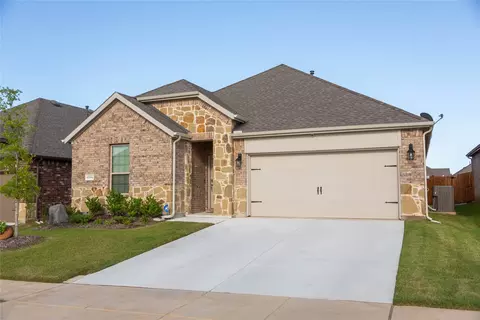 11304 Summer Rain Blvd, Aubrey, TX 76227