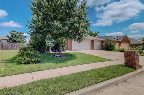 1643 Totem Pole Way, Krum, TX 76249