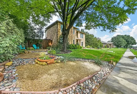2070 Vista Dr, Lewisville, TX 75067