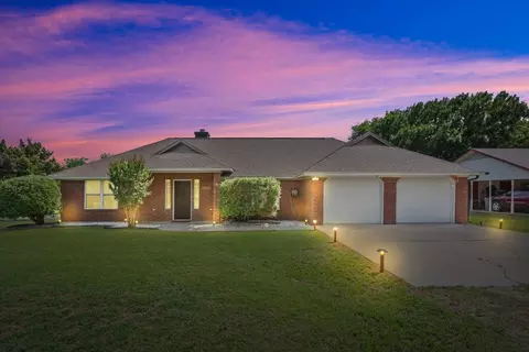 381 Norwood Dr, Waco, TX 76712