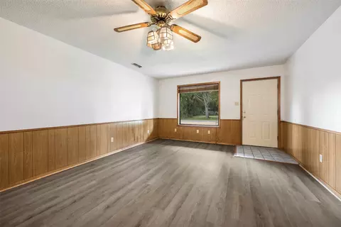 315 Meredith St, Eustace, TX 75124 photo 6