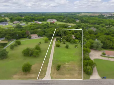 1306 Lariat Cir, Oak Leaf, TX 75154