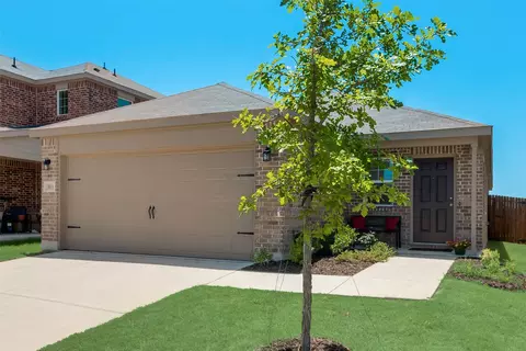 513 Manchester St, Van Alstyne, TX 75495