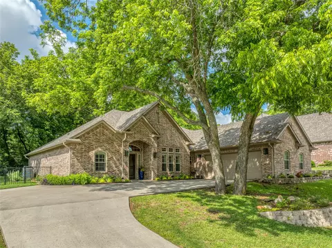 2502 Creekbend Cir, Sherman, TX 75092
