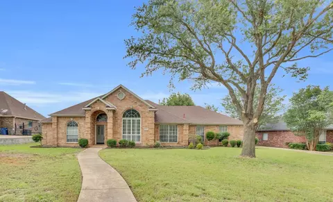 111 Meadow Glen Ln, Ovilla, TX 75154