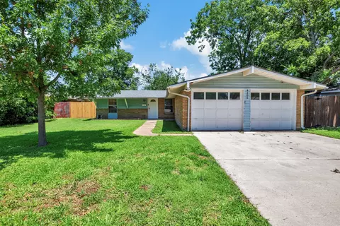 4205 Glenhaven Dr, Garland, TX 75042