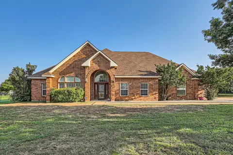 1020 Blue Roan Ln, Crowley, TX 76036
