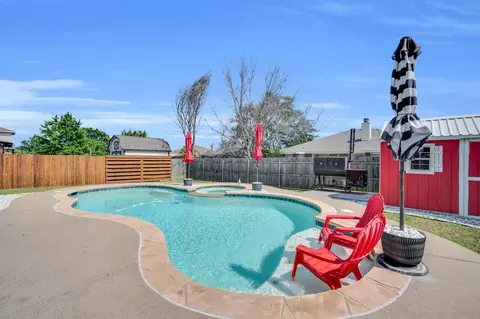 3434 Newgate St, Midlothian, TX 76065